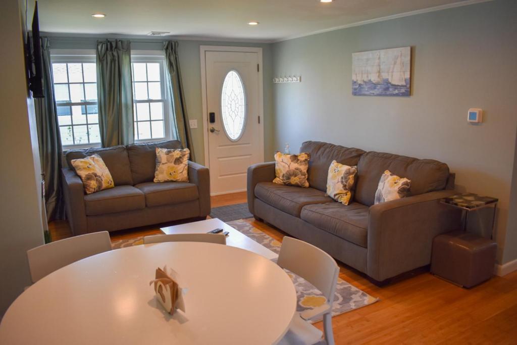 Yarmouth Port Seaside Serenity, Just A Block /0.1 Mile Away From The Beach מראה חיצוני תמונה
